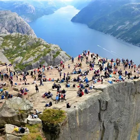 A Place To Stavanger, 3 Stavanger