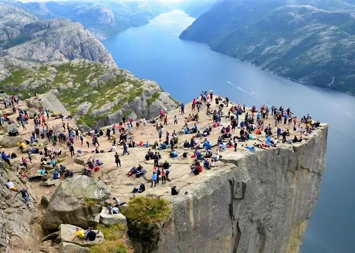 A Place To Stavanger, 3 Stavanger